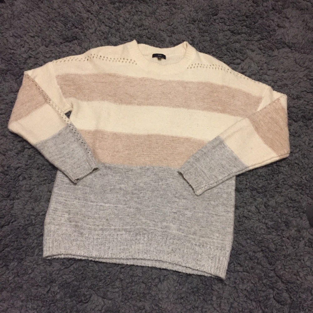 Fate Grey Sweater with Tan and Cream Stripes M